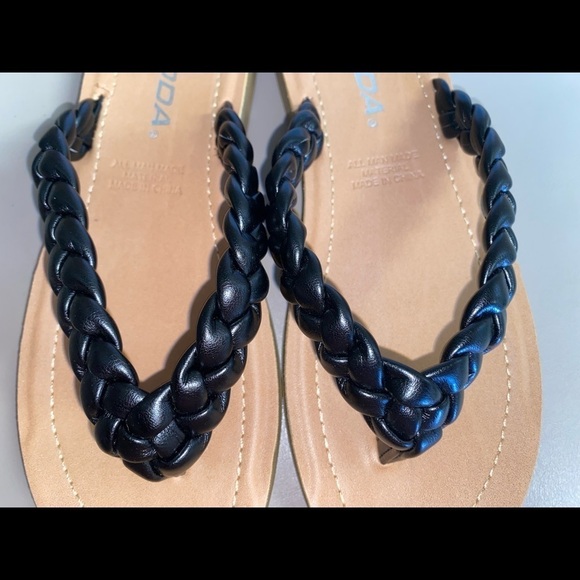 SODA Boutique braided black sandal | multiple sizes - Picture 3 of 4